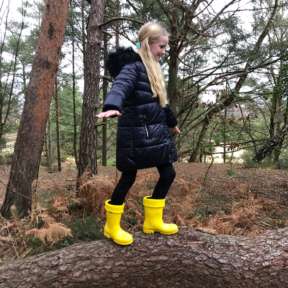 ROLLTOP YELLOW  SHINY WELLIES WITH SOCKS - Term Footwear 